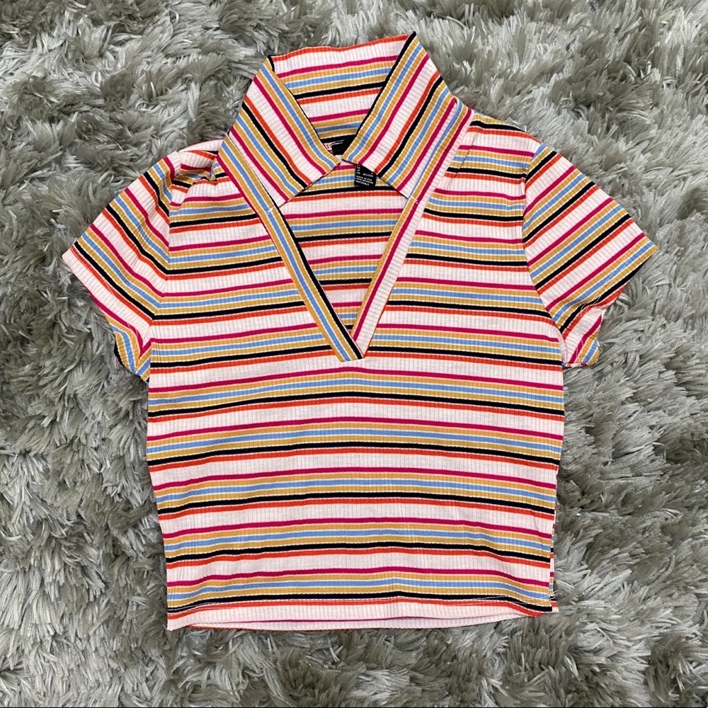 FOREVER 21 Cropped shirt with collar